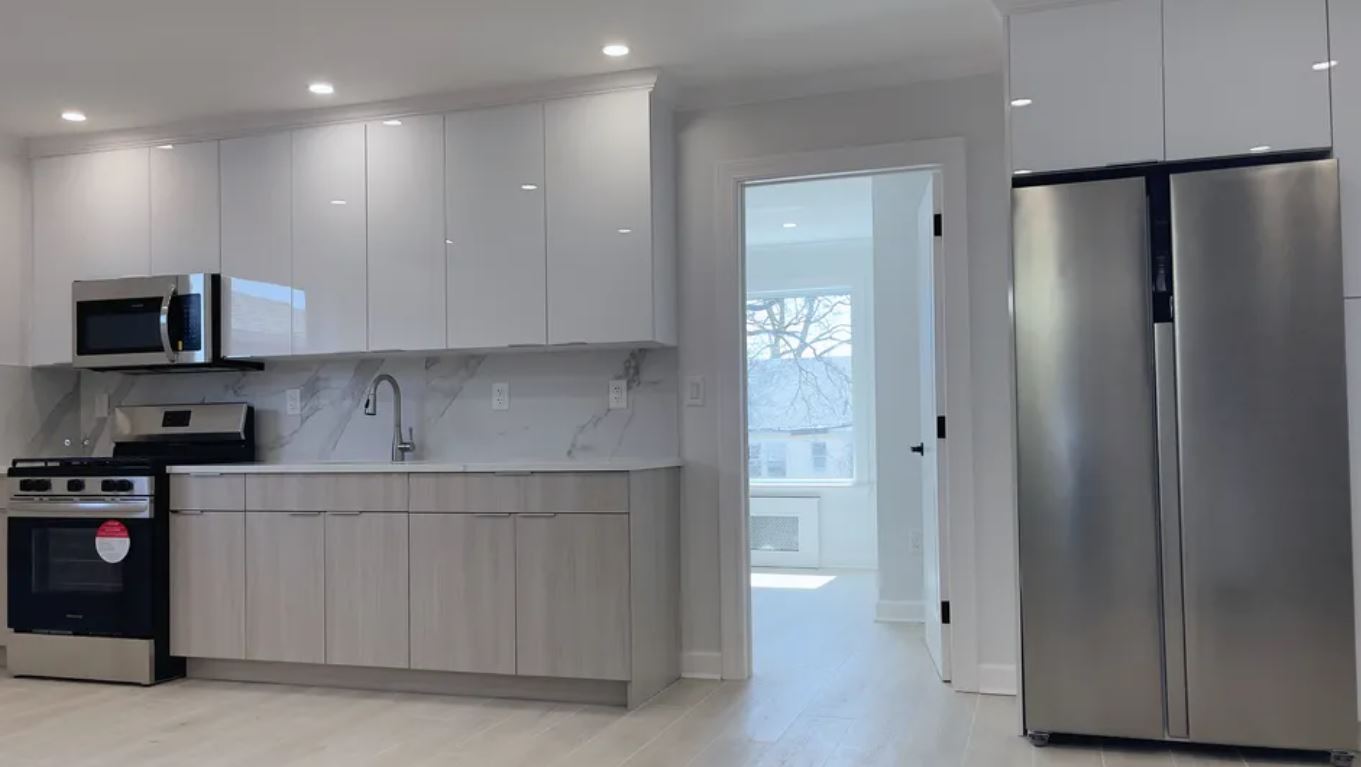 835 E 87th St Chicago, IL 60619